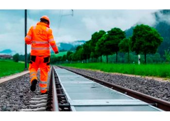 La idea loca que nació en Suiza en 2025 y que ahora podría revolucionar toda la red ferroviaria: paneles solares desmontables entre los raíles que podrían generar electricidad para miles de hogares