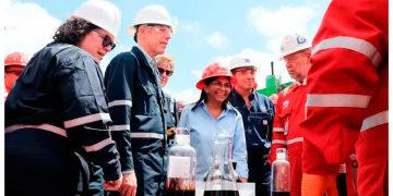 Chevron puede elevar producción de petróleo en Venezuela a 300 mil barriles diarios, según EU