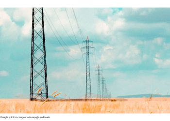 Energías renovables junto con la nuclear representarán la mitad de las fuentes de electricidad mundial en 2030