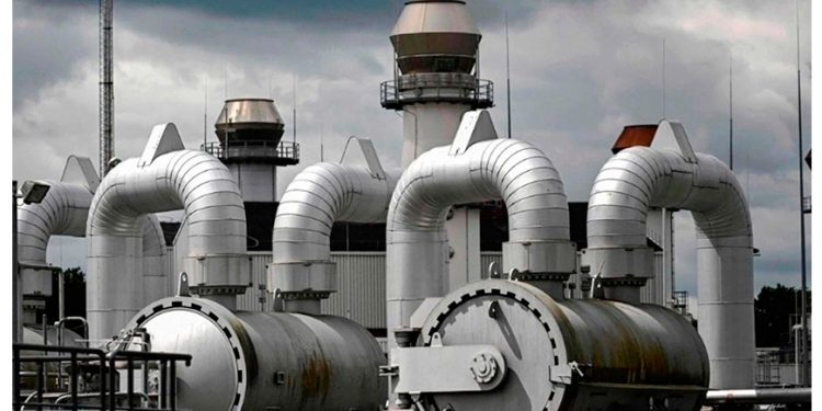 Alza en precios del gas presionará calificación de riesgo y rentabilidad de CFE: calificadoras