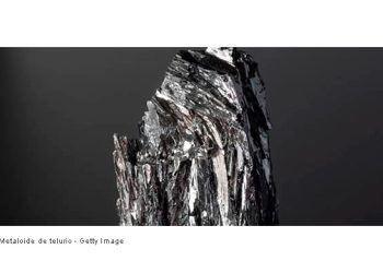 Descubren un material que permite generar electricidad sin baterías a partir del entorno