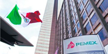 Deuda de Pemex toca mínimo de 11 años