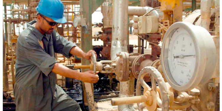 Guerra en Irán ‘dispara’ precio del gas natural: Sube 15.5% y acumula alza de 92% desde ataque de Trump