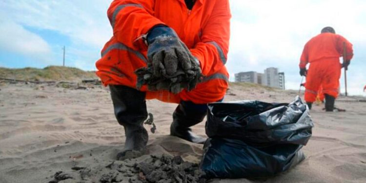 Marina revela 3 focos de contaminación por hidrocarburos en el Golfo de México