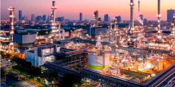 Refinerías reinventan su negocio: minería y aviación impulsan boom de biocombustibles