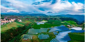 La capacidad de energía solar de China superará a la del carbón por primera vez
