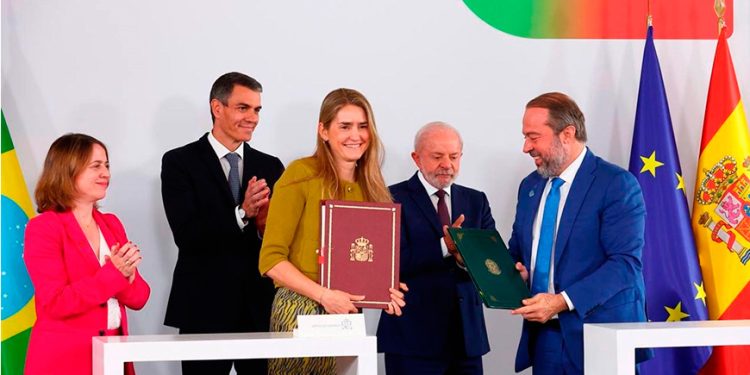 España y Brasil firman un acuerdo sobre minerales fundamentales para reforzar la cooperación estratégica en energías renovables