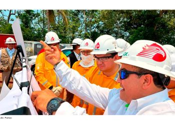 Director de Pemex supervisa proyecto estratégico de gas en Campo Bakté