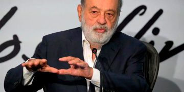 Crisis de Pemex, el principal problema de México, advierte Carlos Slim