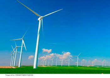 Los inversores apuestan masivamente por la energía limpia en plena guerra con Irán
