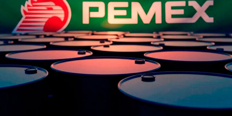 Desaparición de 100 mil barriles diarios apunta a robo de crudo o fallas en Pemex: Francisco Barnés