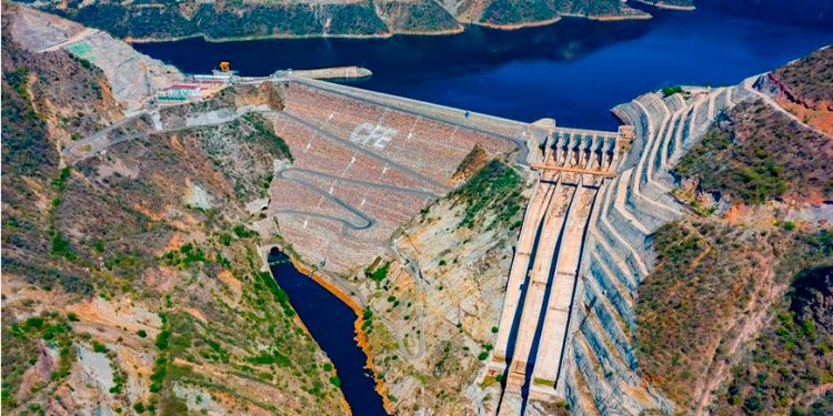 Presenta CFE metas para optimizar consumo energético en 2026
