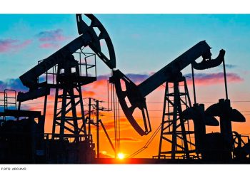 Petróleo cae a mínimos de casi dos meses por esperanzas de acuerdo entre EU e Irán
