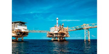 Acuerdo Pemex-Petrobras: México buscará hidrocarburos en aguas profundas y expertos alertan por riesgos de derrames y opacidad