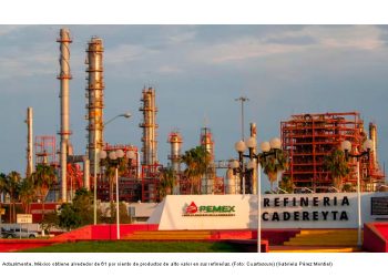 Especialista pide a Pemex copiar estrategia de Brasil: Importar petróleo ligero para mejorar refinerías