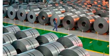 Trump firma aval para producir más aluminio en EU y bajar aranceles de importación