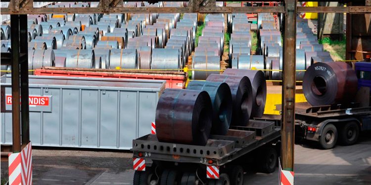 La UE recortará desde este 1 de julio la entrada de acero sin arancel y grava 50% el resto