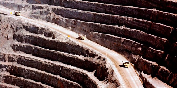 Vacío reglamentario de Ley Minera pone en riesgo territorios por auge de minerales críticos