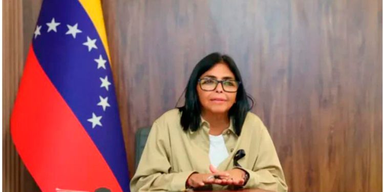 Venezuela actualiza reglas del sector petrolero tras 83 años