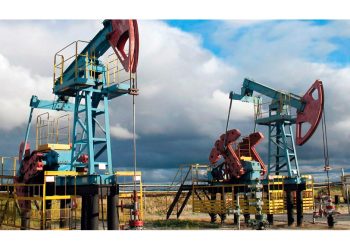 Petróleo abre con caídas mientras mercados esperan resultado de las conversaciones Irán-EU