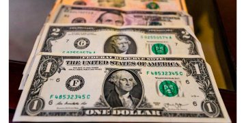 Los mercados financieros pendientes del petróleo y tecnológicas; el peso mexicano extiende ganancias frente a un dólar fuerte