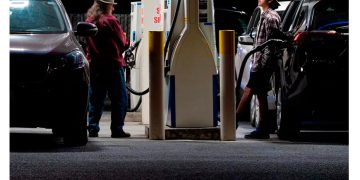 El petróleo recorta ganancias y los mercados accionarios se animan