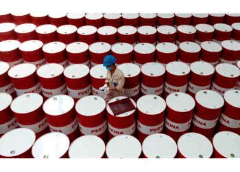 Petróleo pierde más de 7 dólares y toca mínimo de una semana tras tregua EU-Irán del fin de semana