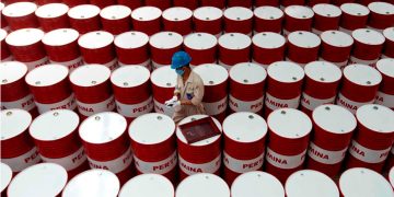 Petróleo pierde más de 7 dólares y toca mínimo de una semana tras tregua EU-Irán del fin de semana