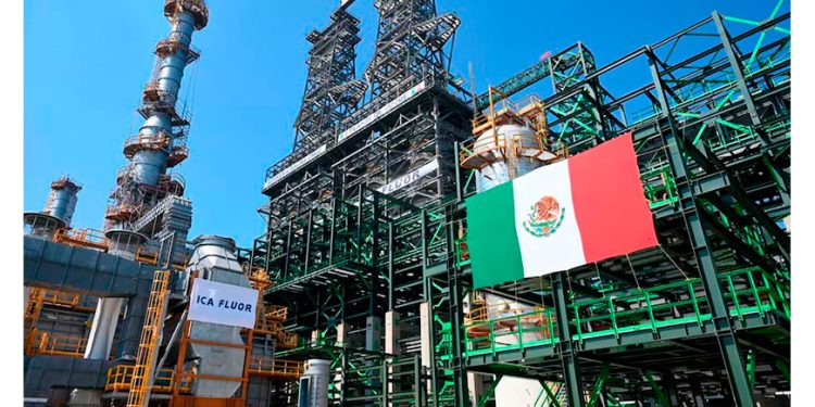 Pemex rompe racha: refinación de crudo cae por debajo del millón de barriles diarios en mayo