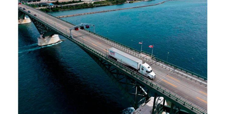 Acuerdo entre EU y Canadá reduciría aranceles a automóviles a 15% y al acero a 25%, según fuente