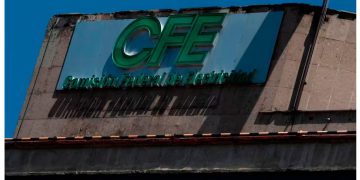 CFE gana batalla legal en EU: Seguirá juicio contra exdirectivos por contratos de gas natural