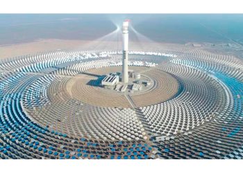 China se pasa el juego con un nuevo ‘juguete’ solar en mitad del desierto de Gobi: genera electricidad autónoma tras el ocaso del día