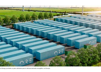 Invierten 61.000.000€ en una batería hecha de hierro, agua y aire para tener 100 horas seguidas de electricidad en Europa