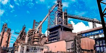 Promete Arturo Domínguez convertir a AHMSA en la planta de acero más productiva del mundo