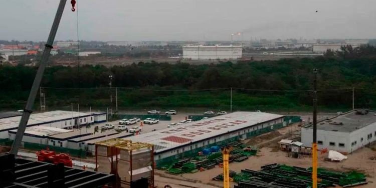 Construcción, manufactura y energía elevan la producción industrial en agosto