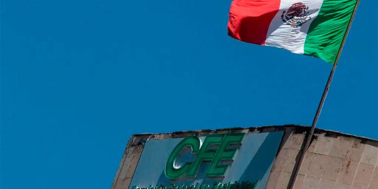 Gobierno reabre CFE a la inversión privada