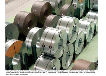 México y otras 14 economías buscan redoblar el combate al exceso de capacidad y producción de acero global