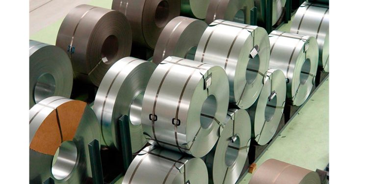 México y otras 14 economías buscan redoblar el combate al exceso de capacidad y producción de acero global